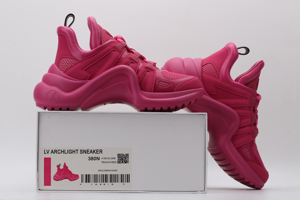 L*V SNEAKER